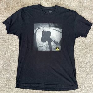 Local motion, Hawaii Men's Black Graphic Tee